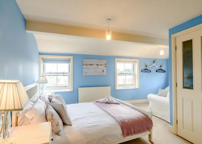 5 Bed In Oc-79016 Whitby